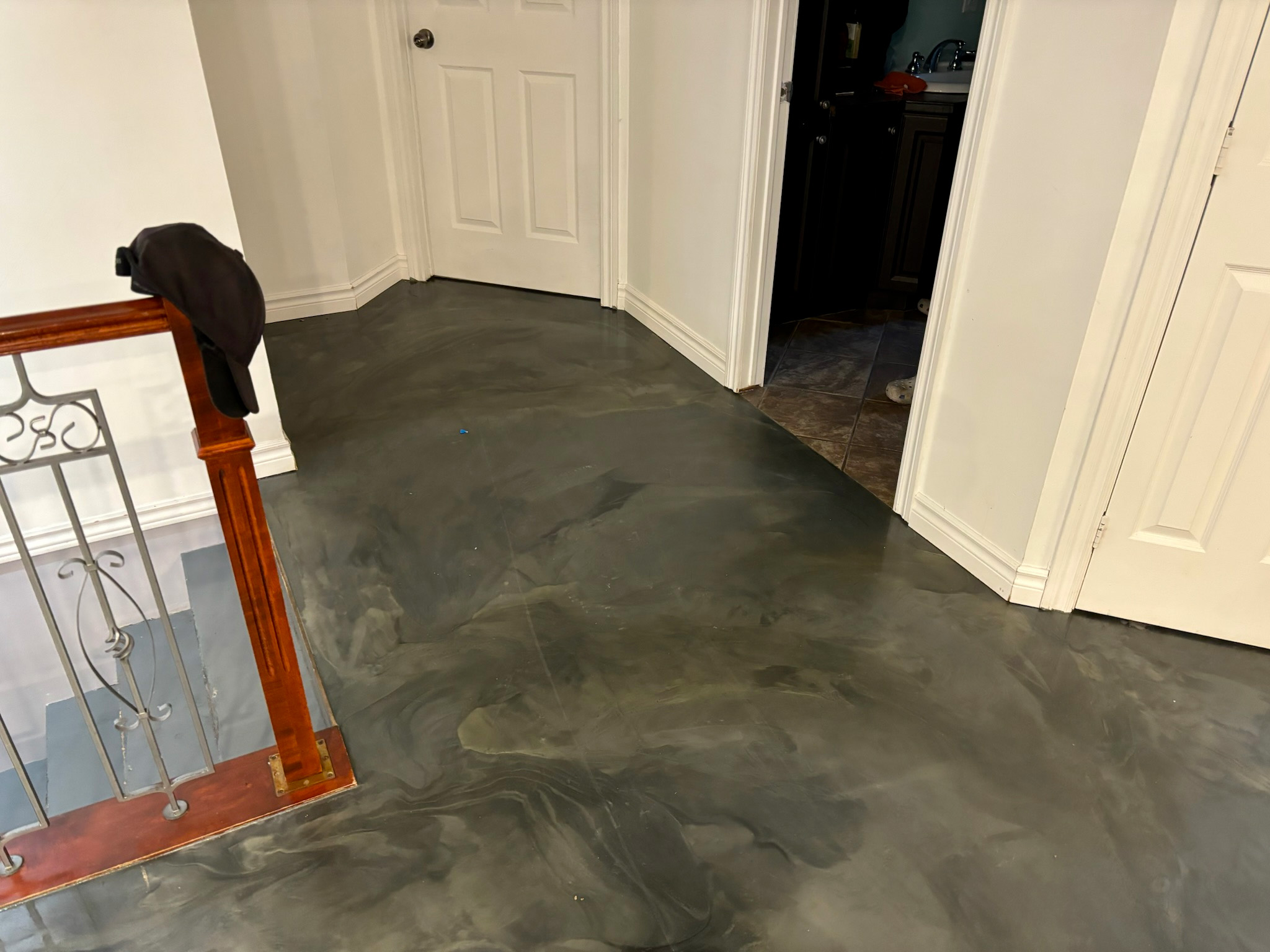 les-2-freres-du-quartier_entrepreneur-general-a-quebec_revetement-de-beton_taille-de-haie_nettoyage-saisonnier_realisations-revetement-de-surface_apres2